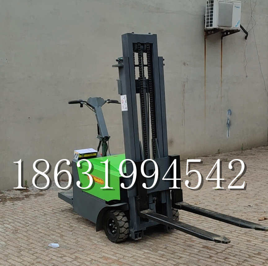 酒泉市优程全电动叉车插腿式堆高车液压装卸车1.5吨升高小型站驾式铲车